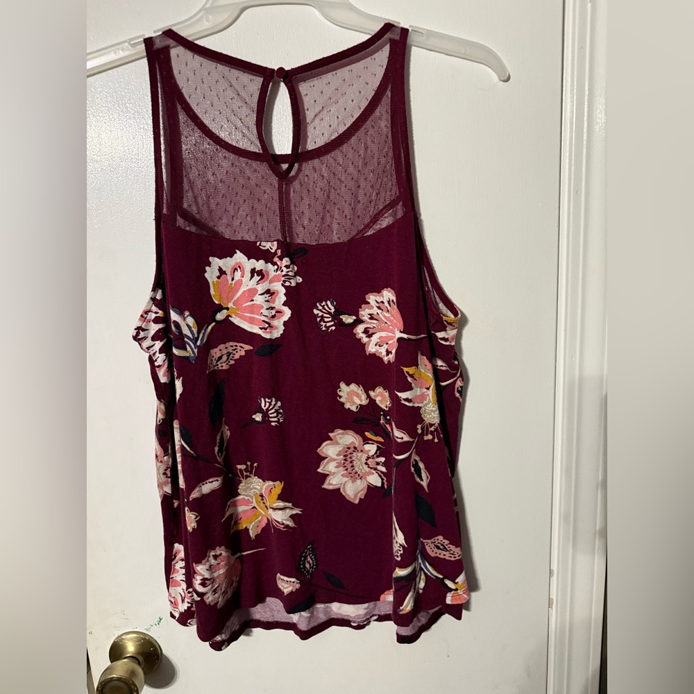 Women’s sleeveless top, maroon and floral. Size 2 in Maurice’s sizes.